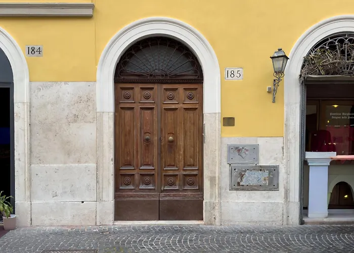 Dng House - Vatican 80 Square